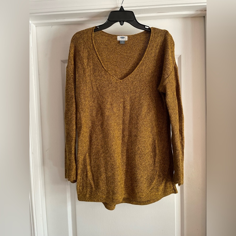 OLD NAVY SWEATER